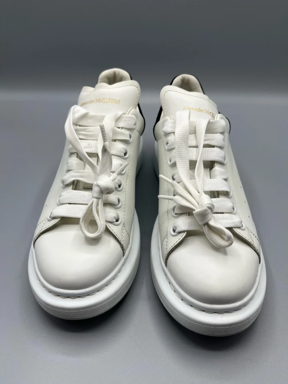 Alexander McQueen Oversized Sneakers White Black Heel Tab EU 39.5 US 9.5 Leather - Picture 9 of 14